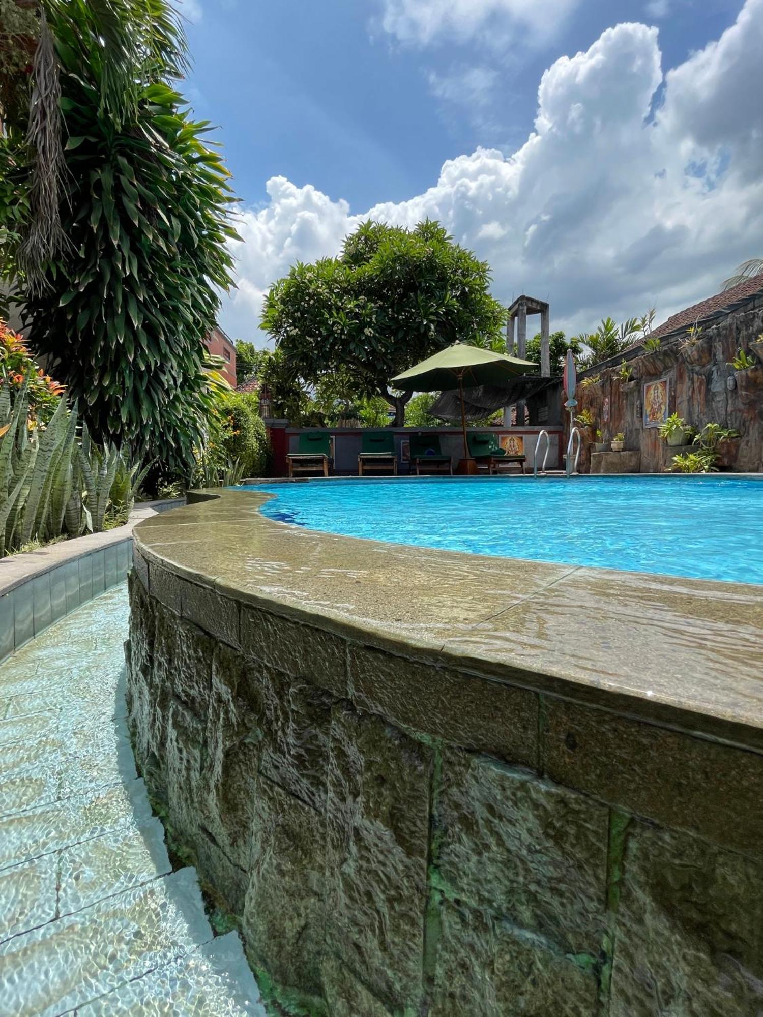 Kubu Elsa Bali Hotel Lovina Exterior foto
