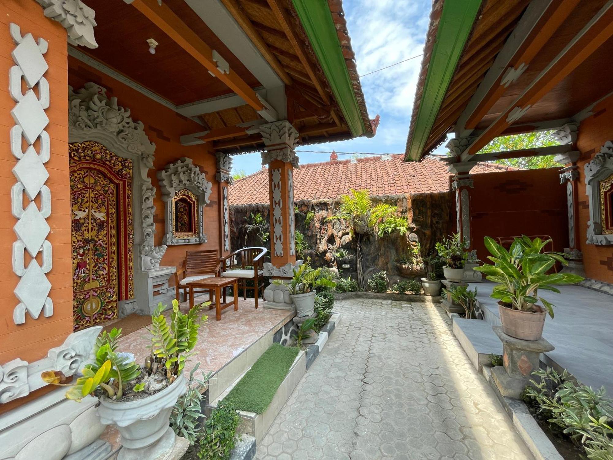 Kubu Elsa Bali Hotel Lovina Exterior foto