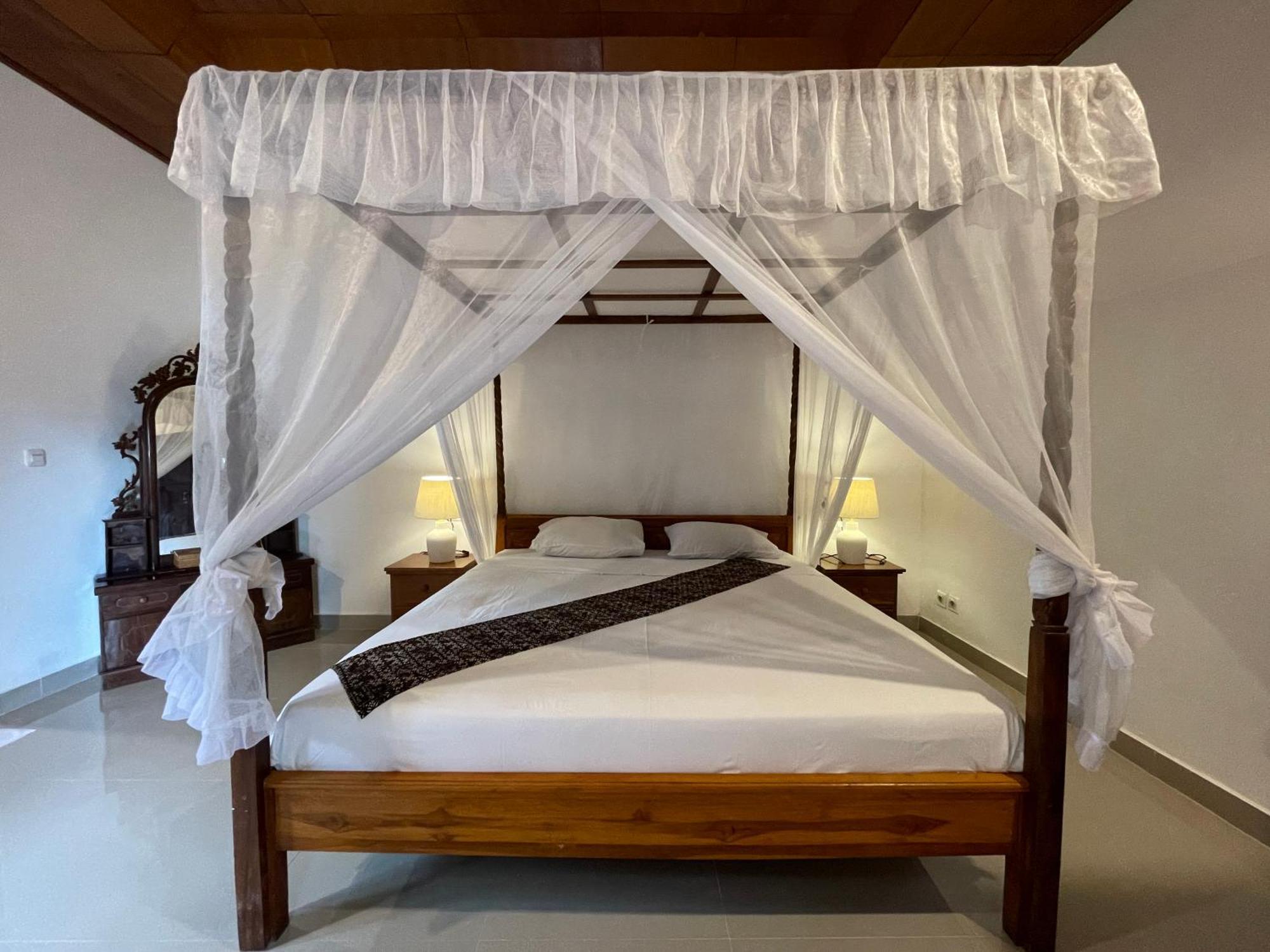Kubu Elsa Bali Hotel Lovina Quarto foto