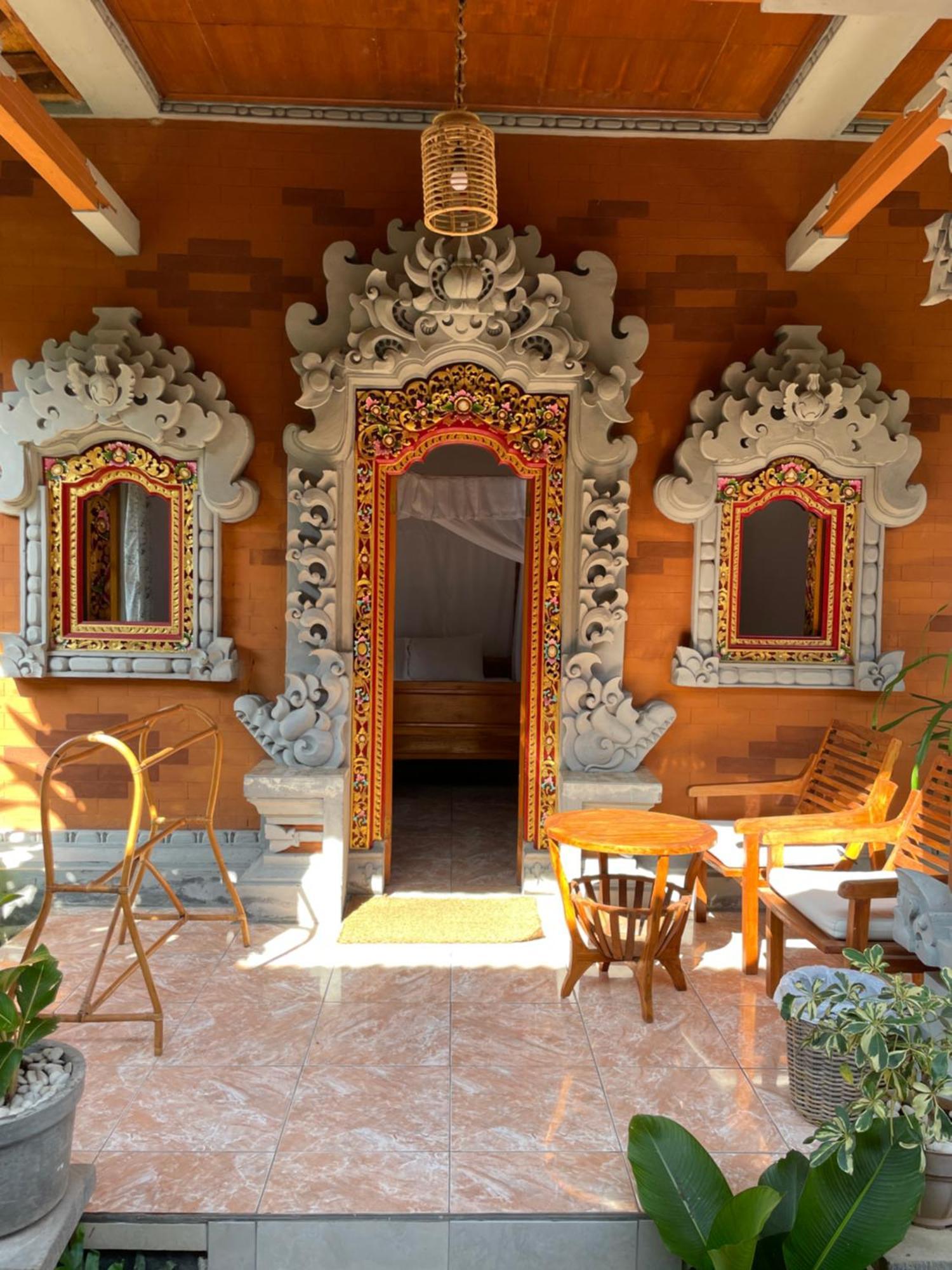 Kubu Elsa Bali Hotel Lovina Quarto foto
