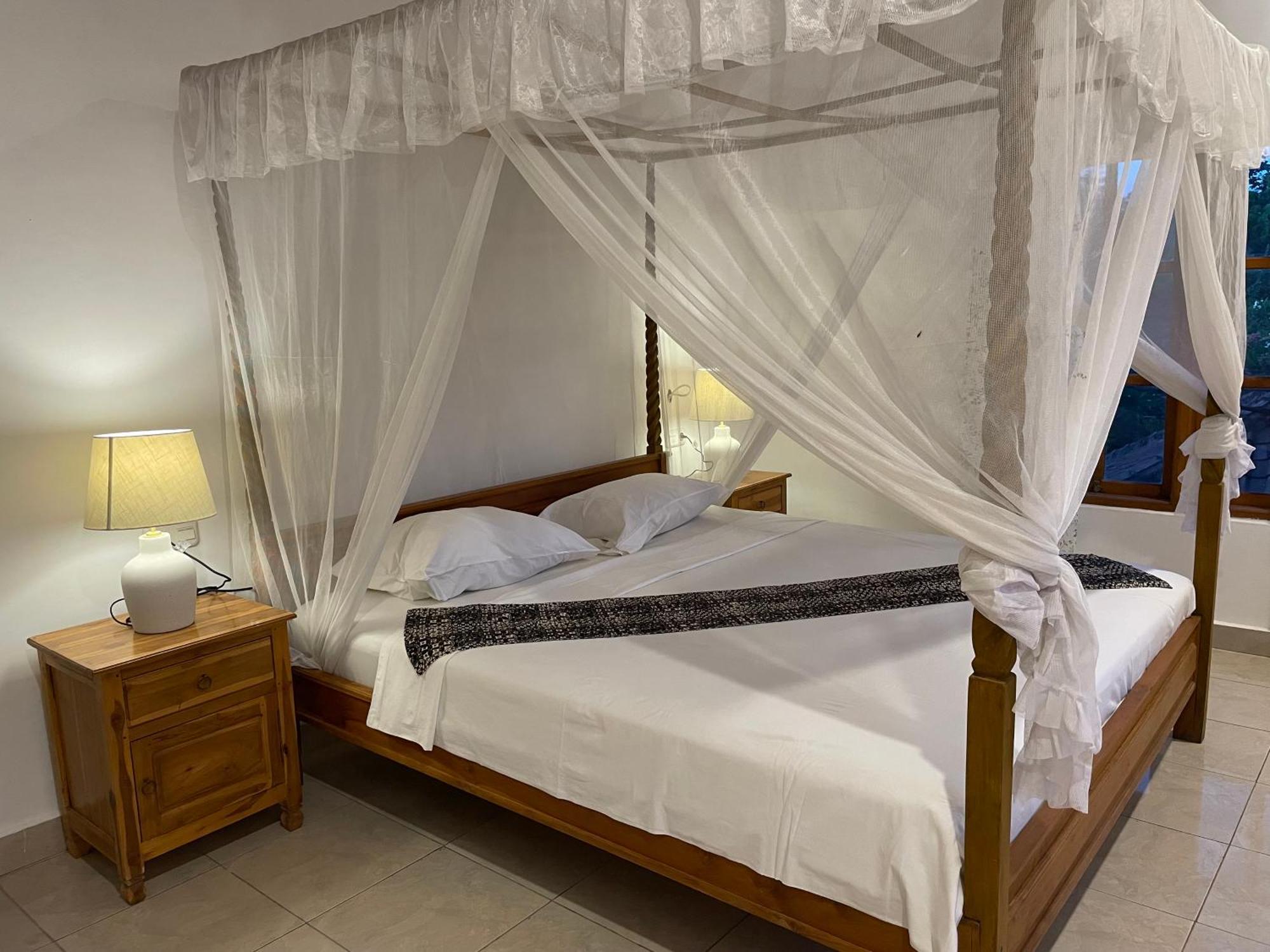 Kubu Elsa Bali Hotel Lovina Quarto foto