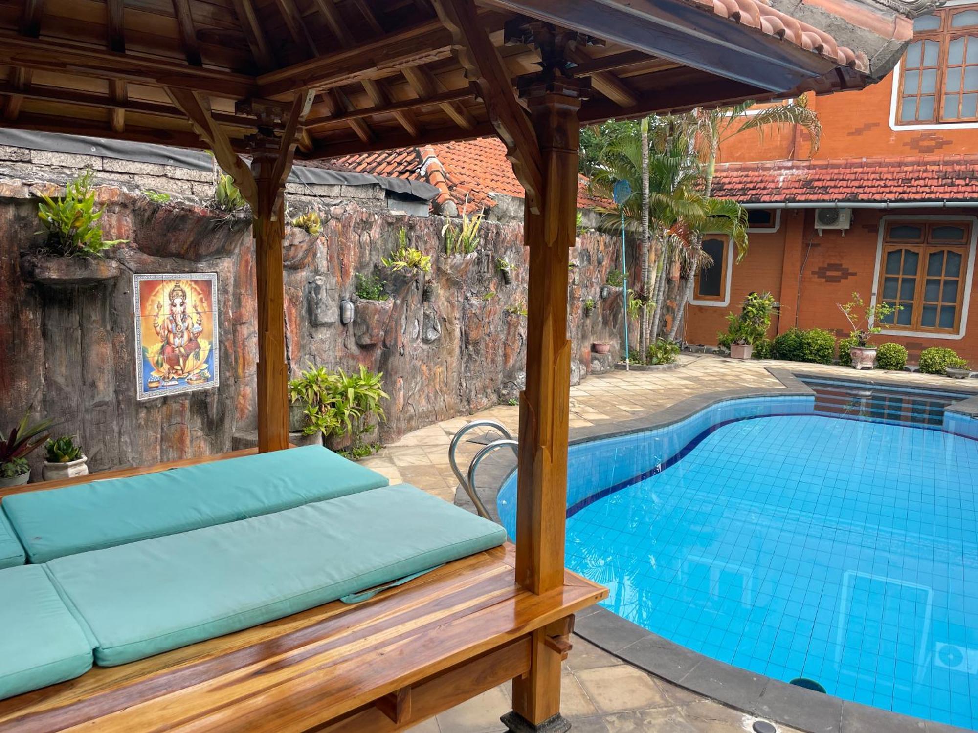 Kubu Elsa Bali Hotel Lovina Exterior foto